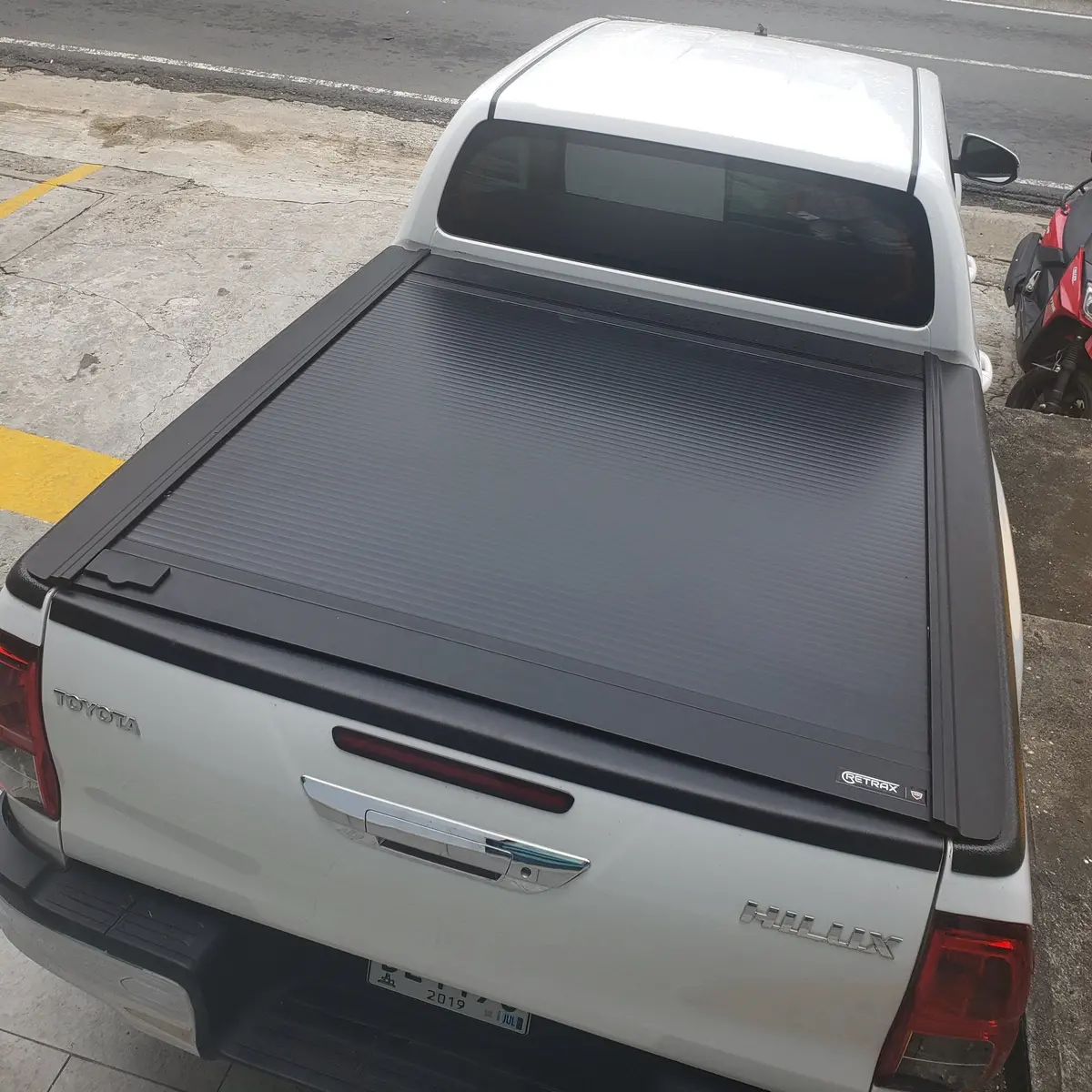 60132 Cobertor Para Vagón De Pickup Retraxone Mx Para Toyota Hilux Revo Doble Cabina 2016+ 1