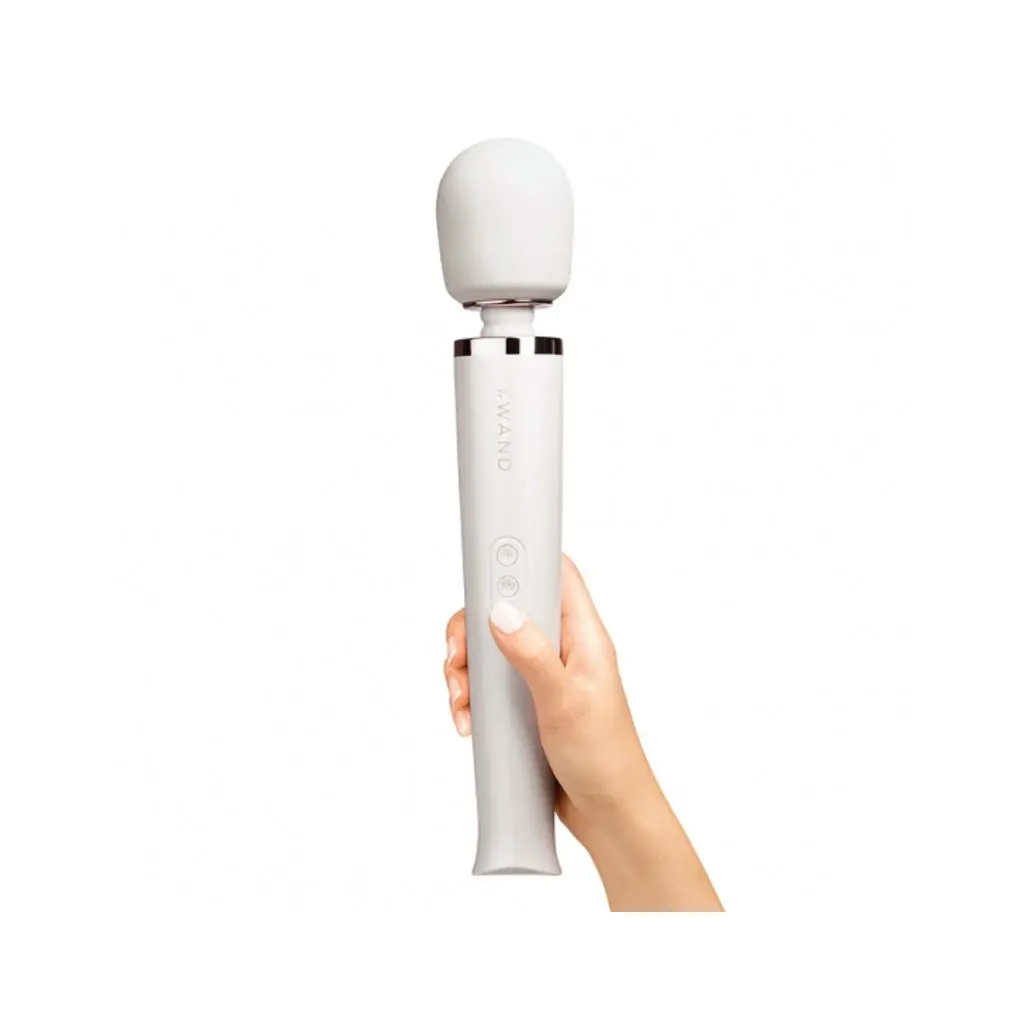 Le Wand Rechargeable Vibrating Massager 1