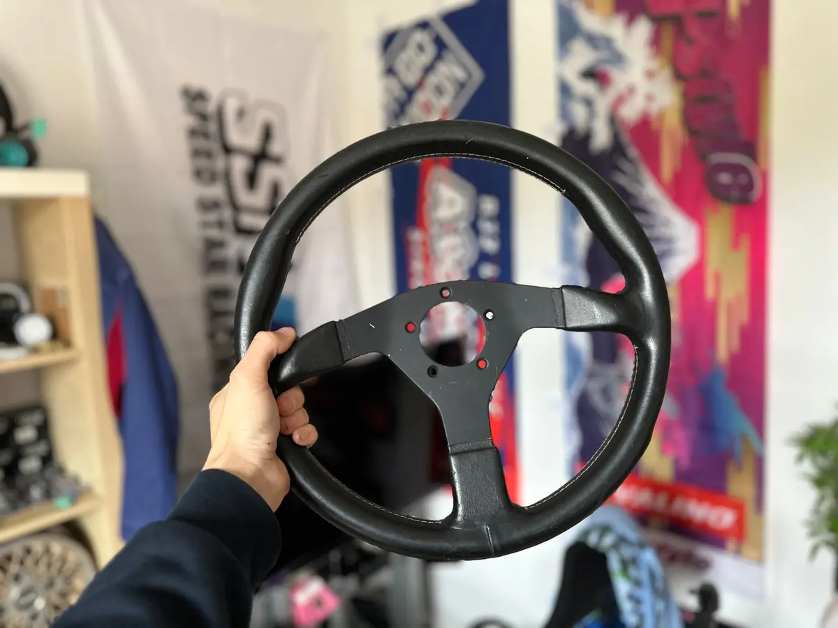 Victor 3L36 Leather Steering Wheel 1