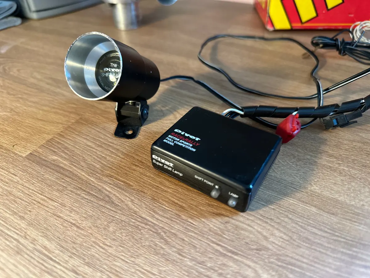 Pivot Super Shift Lamp 1