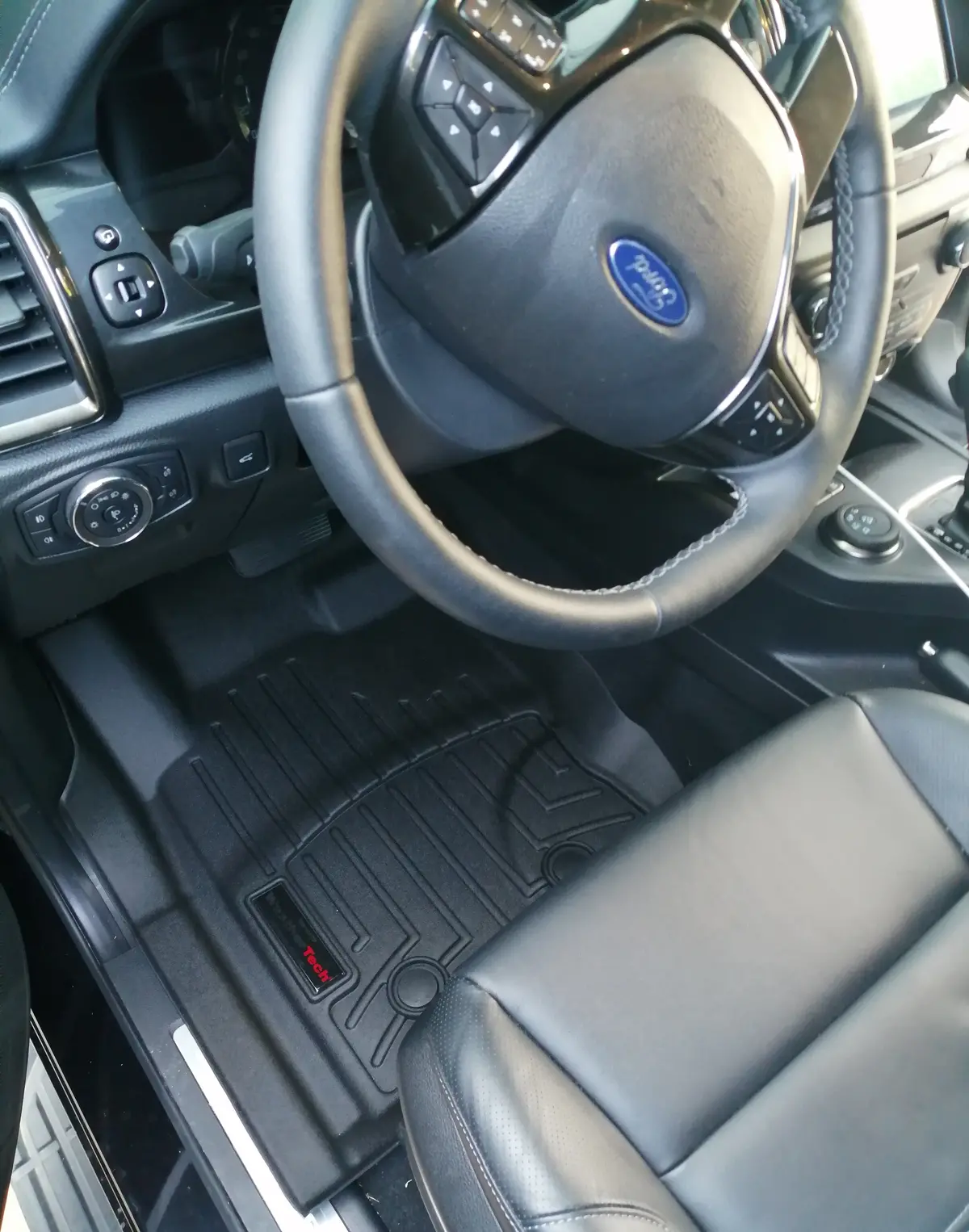 Alfombra Weathertech Para Ford Everest En Color Negro. Floorliner En Color Negro. 1