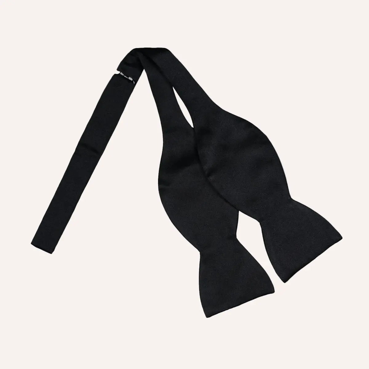 Black Silk Regular Bow Tie 1