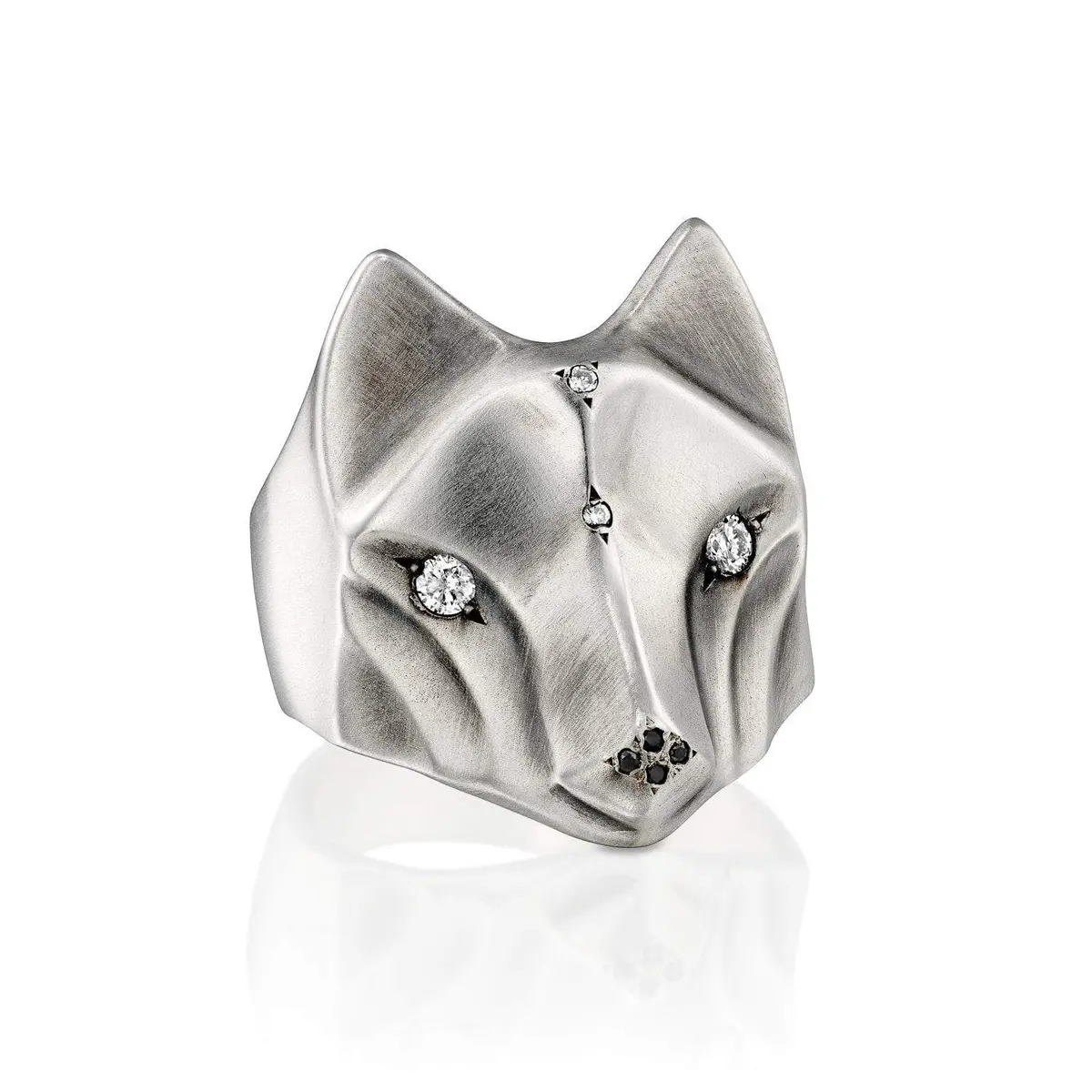 White Diamond Wolf Ring 1