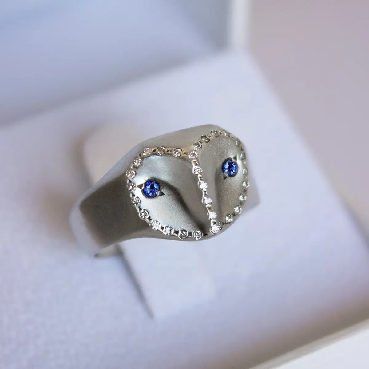 Majestic Owl Ring With Sapphires & Diamonds 1