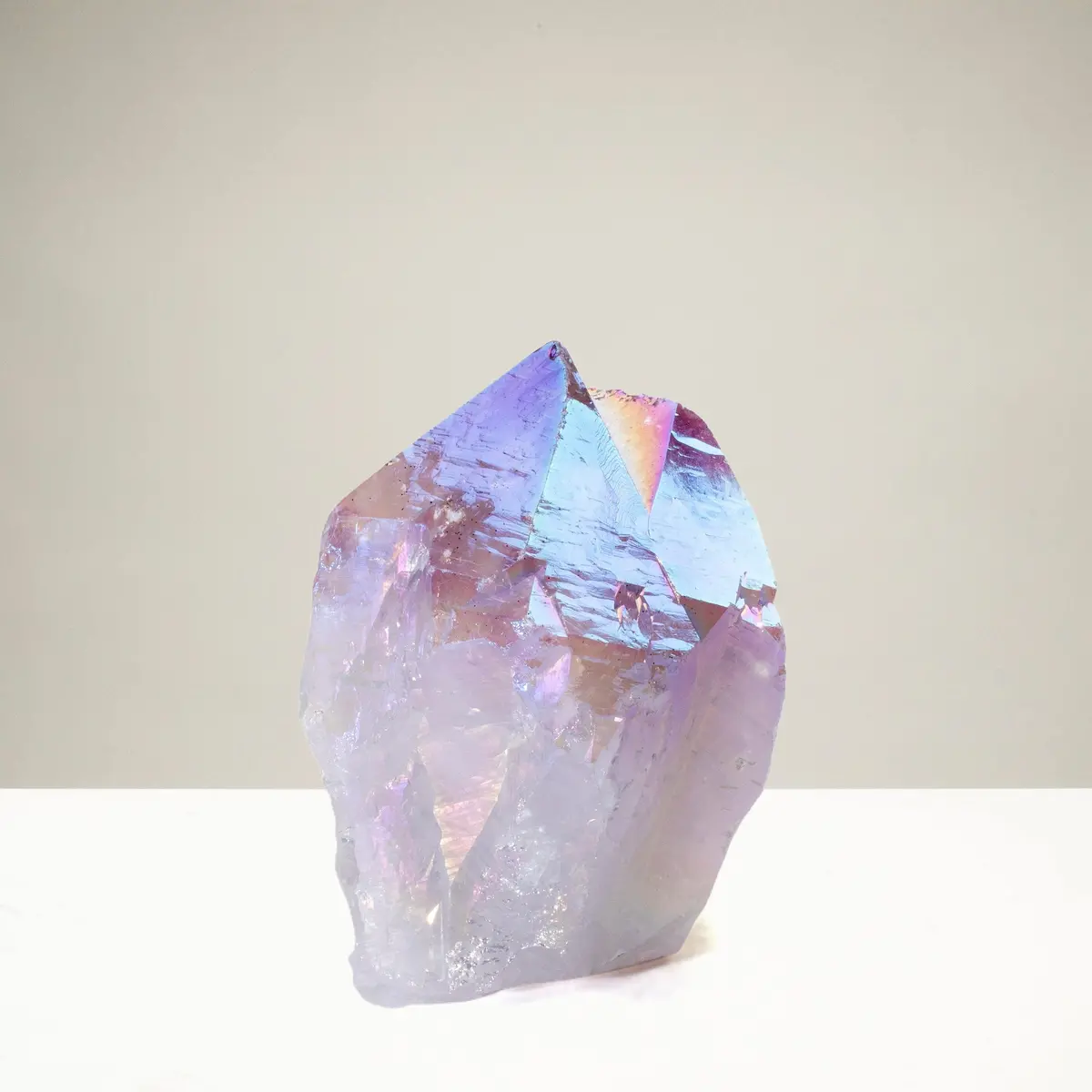 Aura Borealis Amethyst Point - 325 G 1