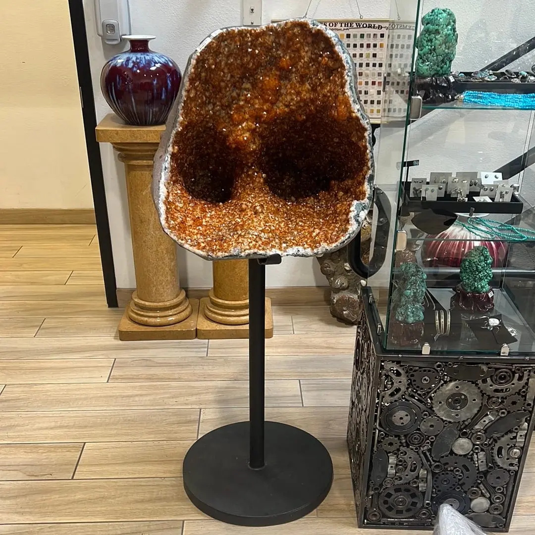 Citrine Geode - 83Kg /183 Lbs - Brazil 1