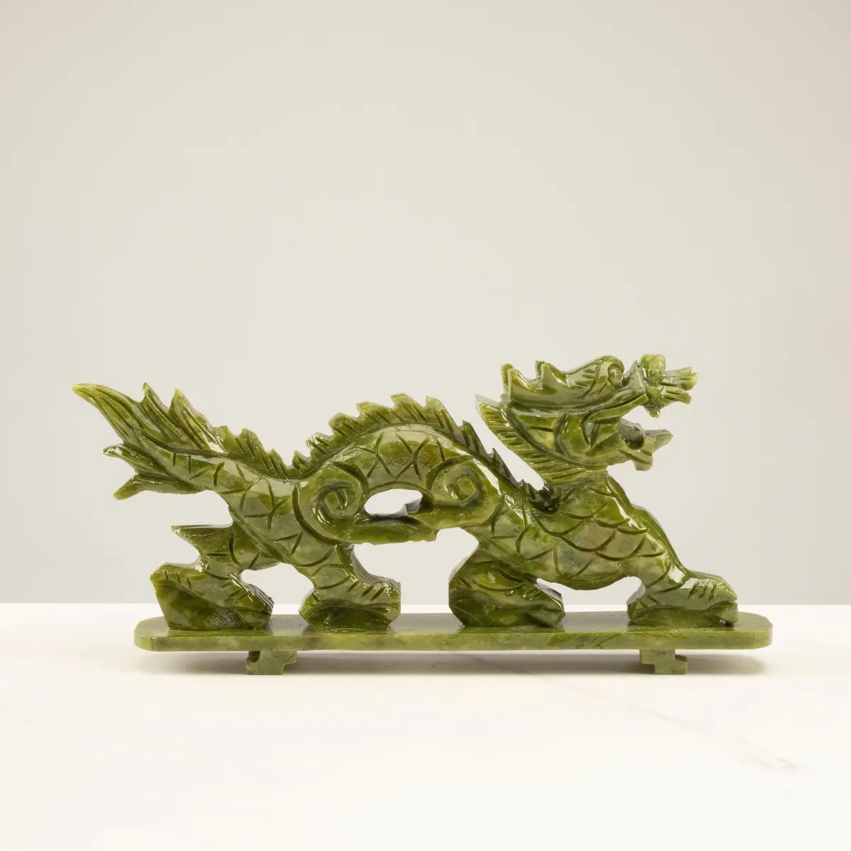 Magnificent Dragon Jade Carving - A Symbol Of Power And Nobility 1