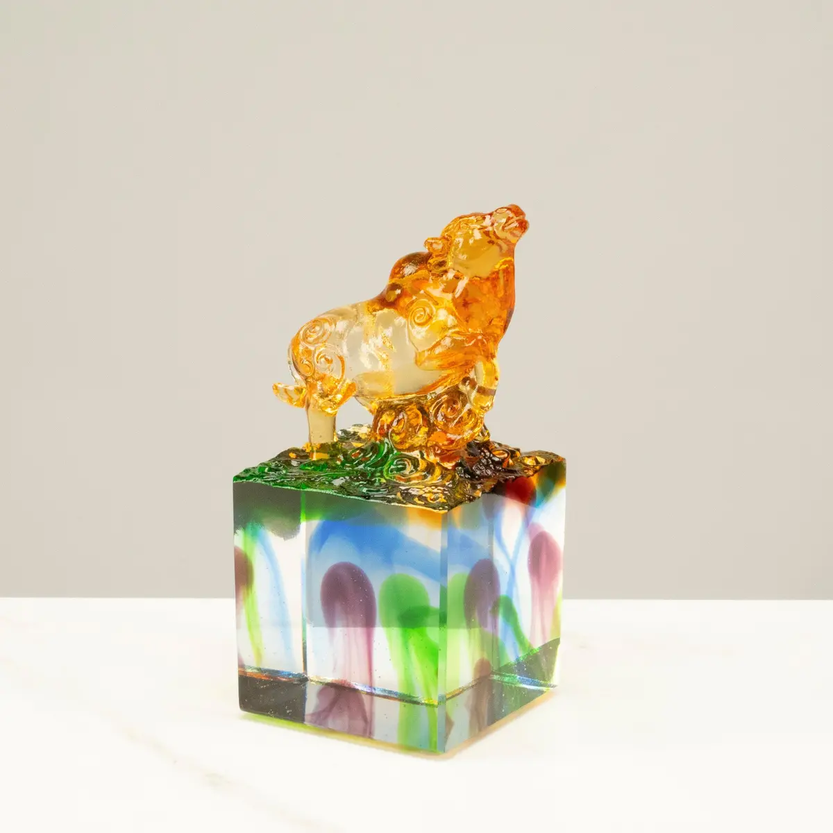 Strong Ox Crystal Carving - A Symbol Of Determination And Persistence 1