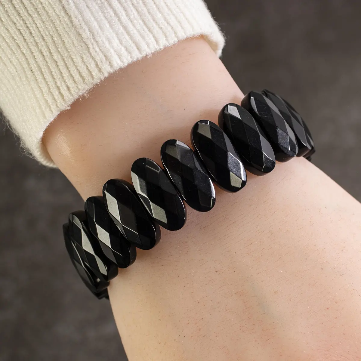 Black Agate Elastic Gemstone Bracelet 1