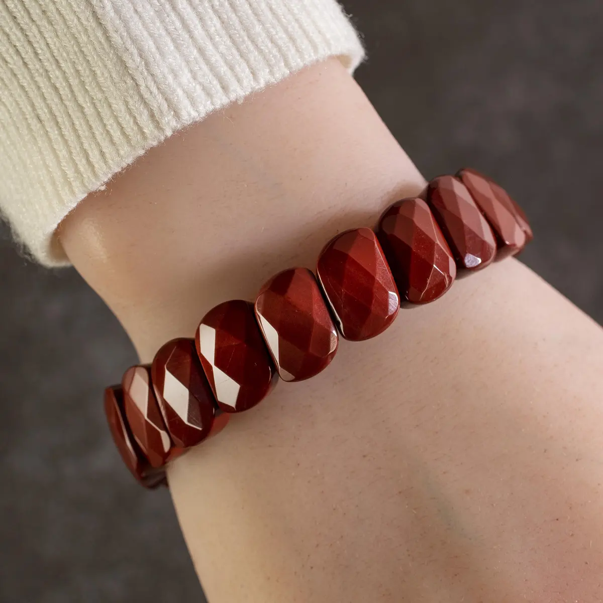 Diagonal Faceted Carnelian Gemstone Elastic Bracelet 1