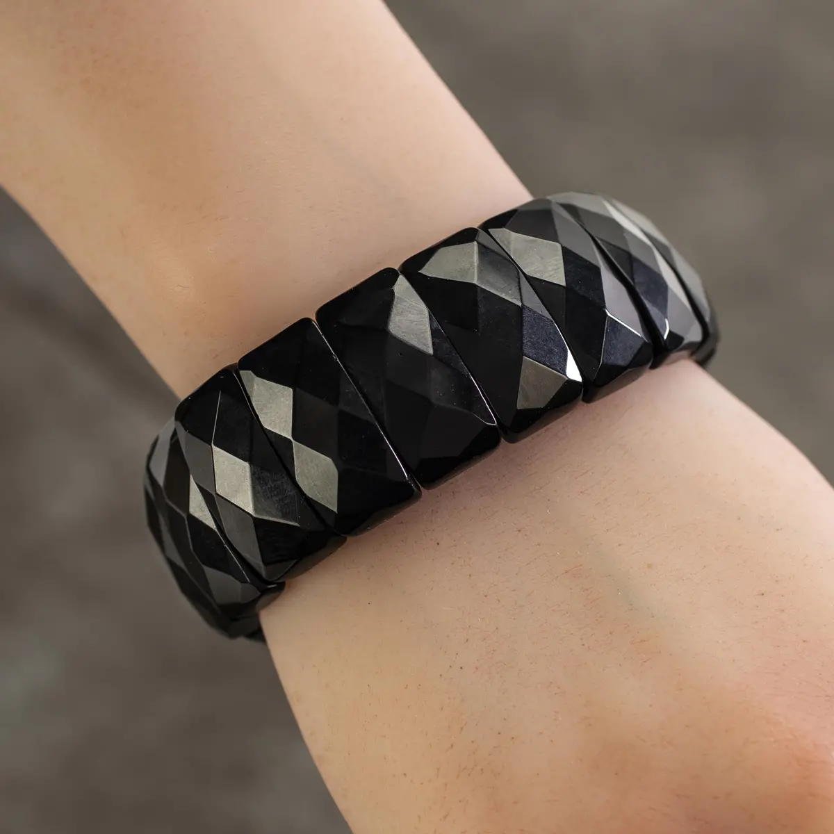 Faceted Black Agate Elastic Gemstone Bracelet 1