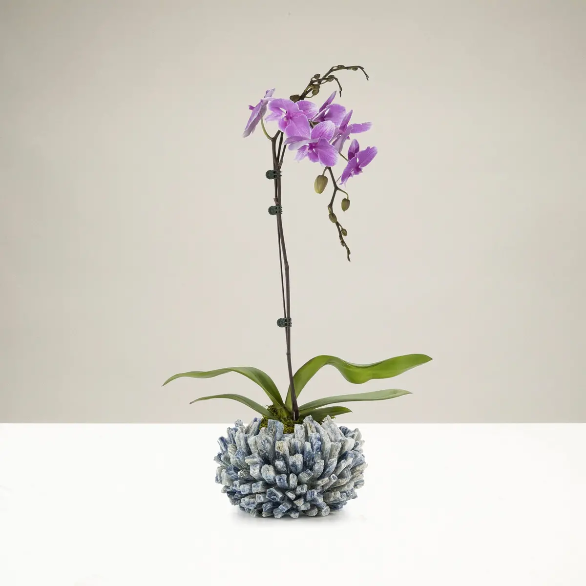 Kyanite Gemstone Vase 1