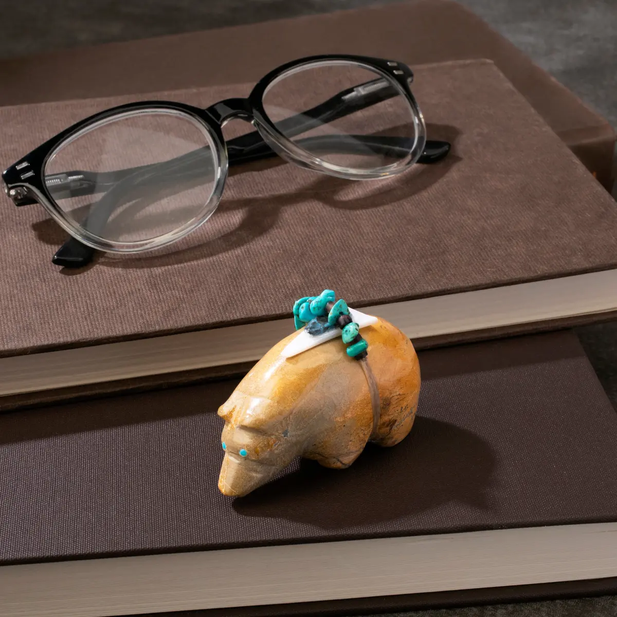 Delvin Leekya Travertine & Turquoise Handmade Zuni Fetish Bear Carving 2