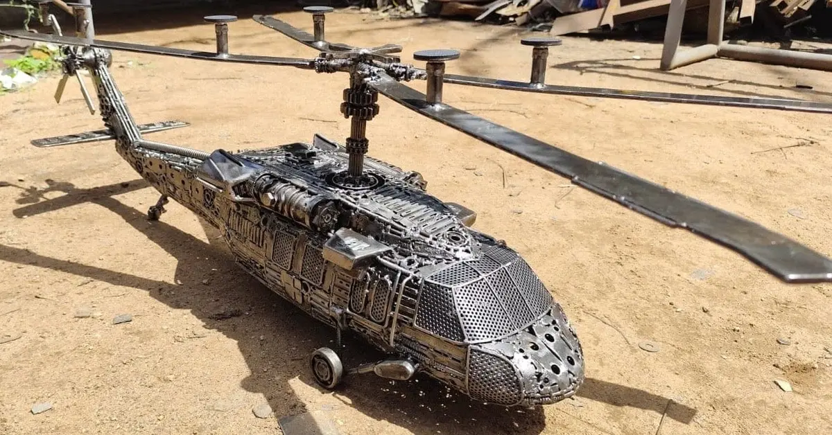 Uh-60 Blackhawk - Medevac Helicopter Recycled Metal Art Table 1