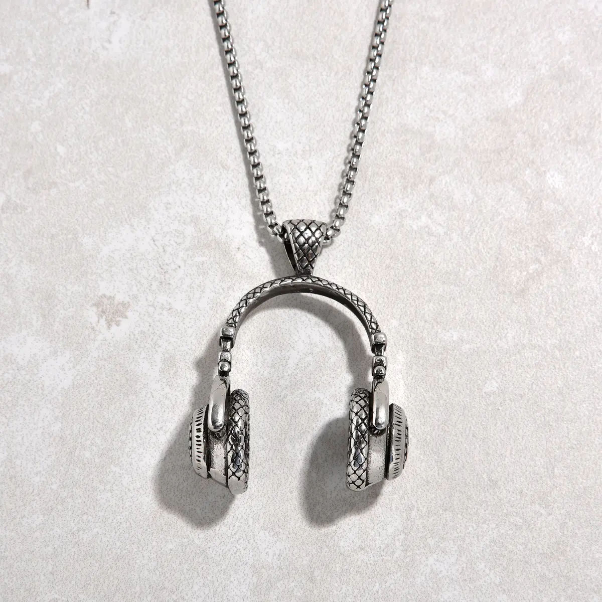 Silver Large Headphones Steel Hearts Necklace 1