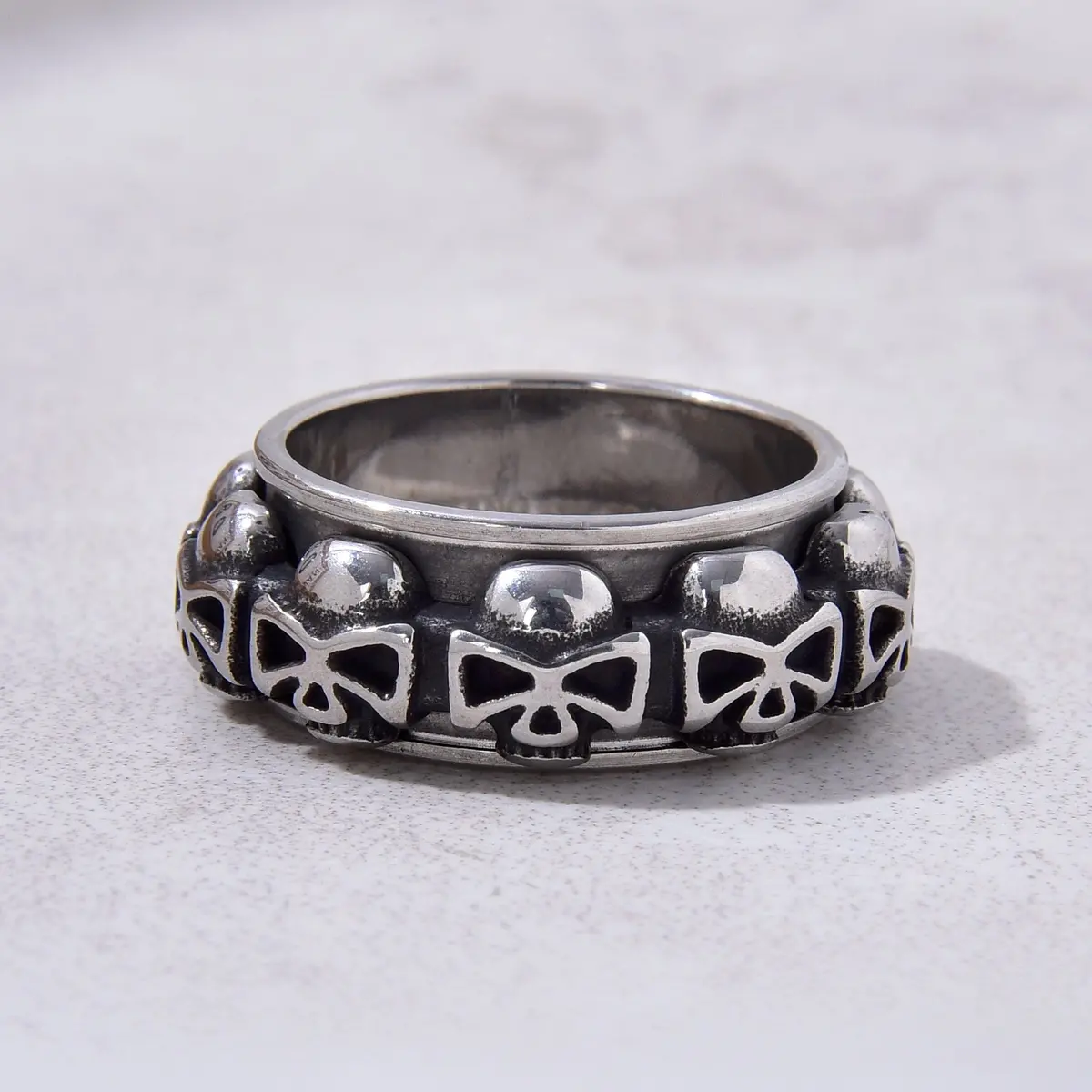 Silver Rotatable Skull Steel Hearts Ring 1