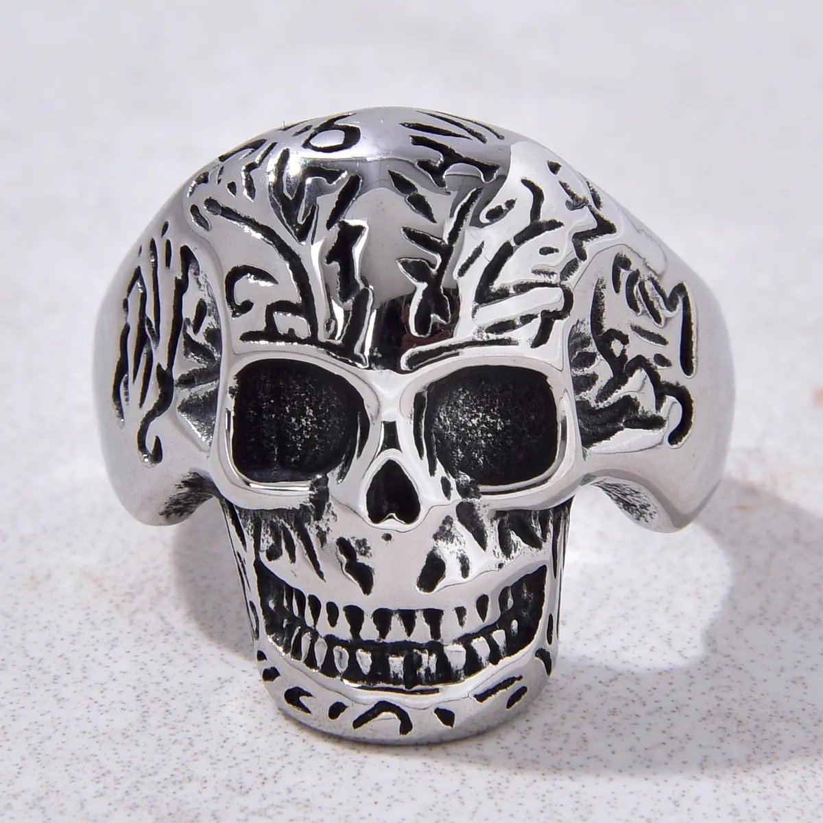 Silver Skull Steel Hearts Ring 1