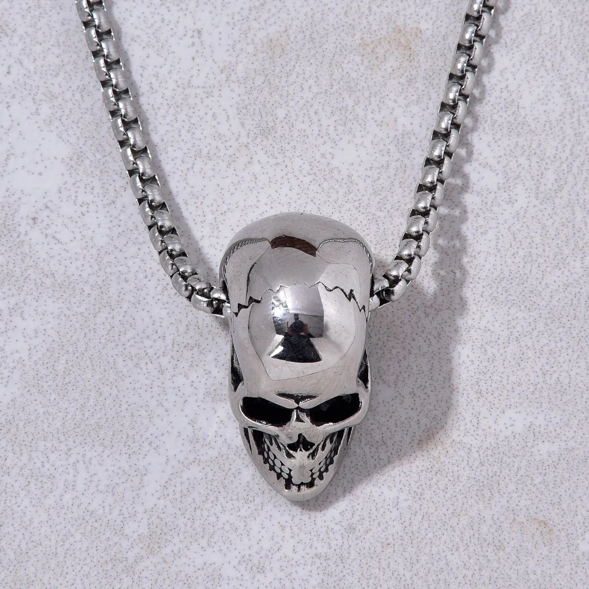 Silver Skull Steel Hearts Necklace 1