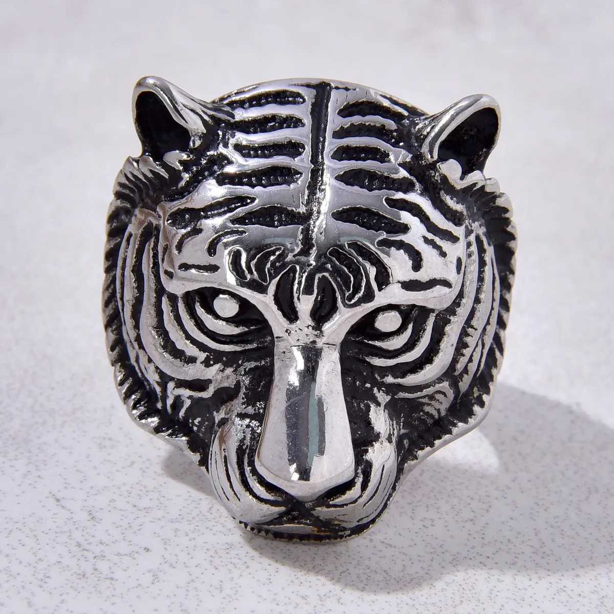 Silver Tiger Steel Hearts Ring 1