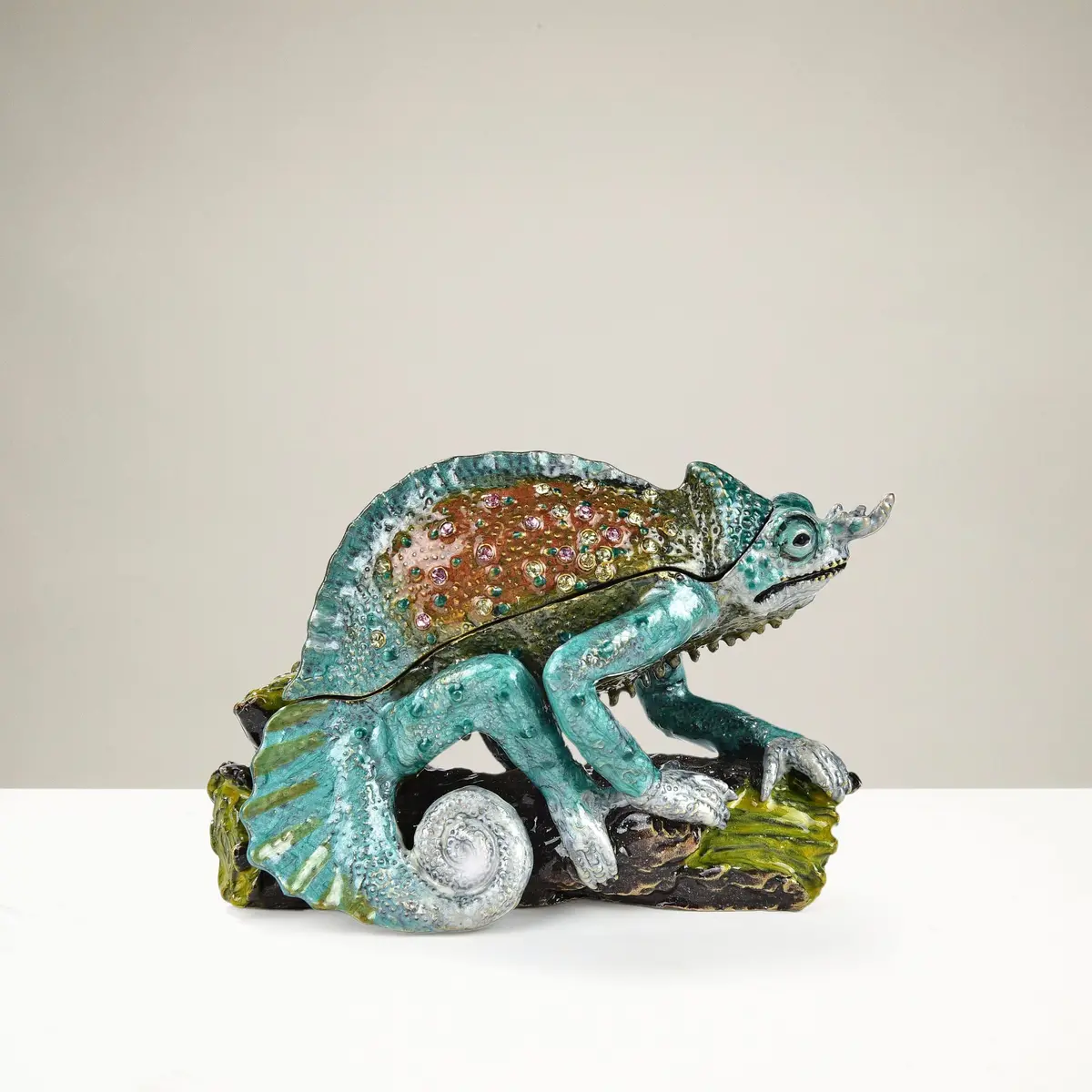 Vanity Chameleon Figurine Keepsake Box Made With Crystals 1