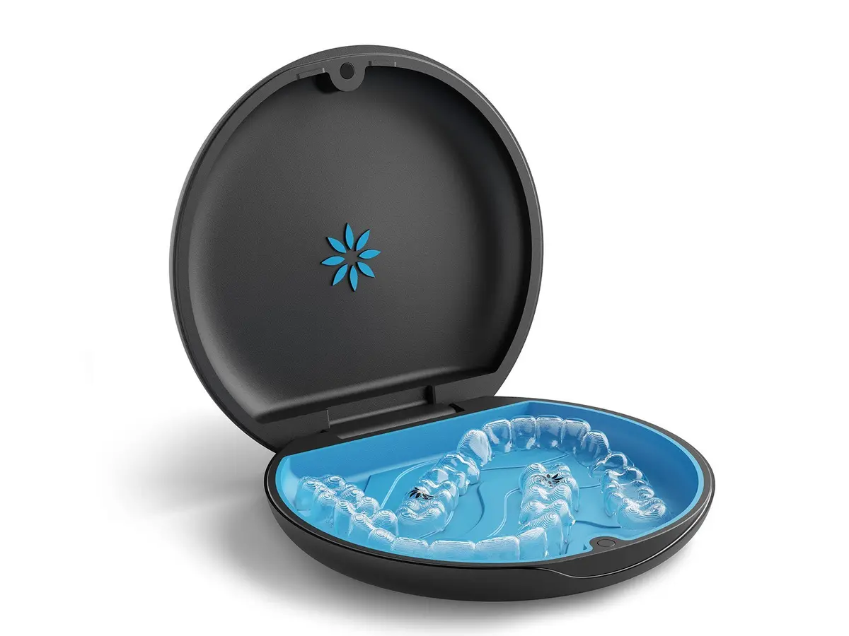 Invisalign™ Aligner Case Black 2