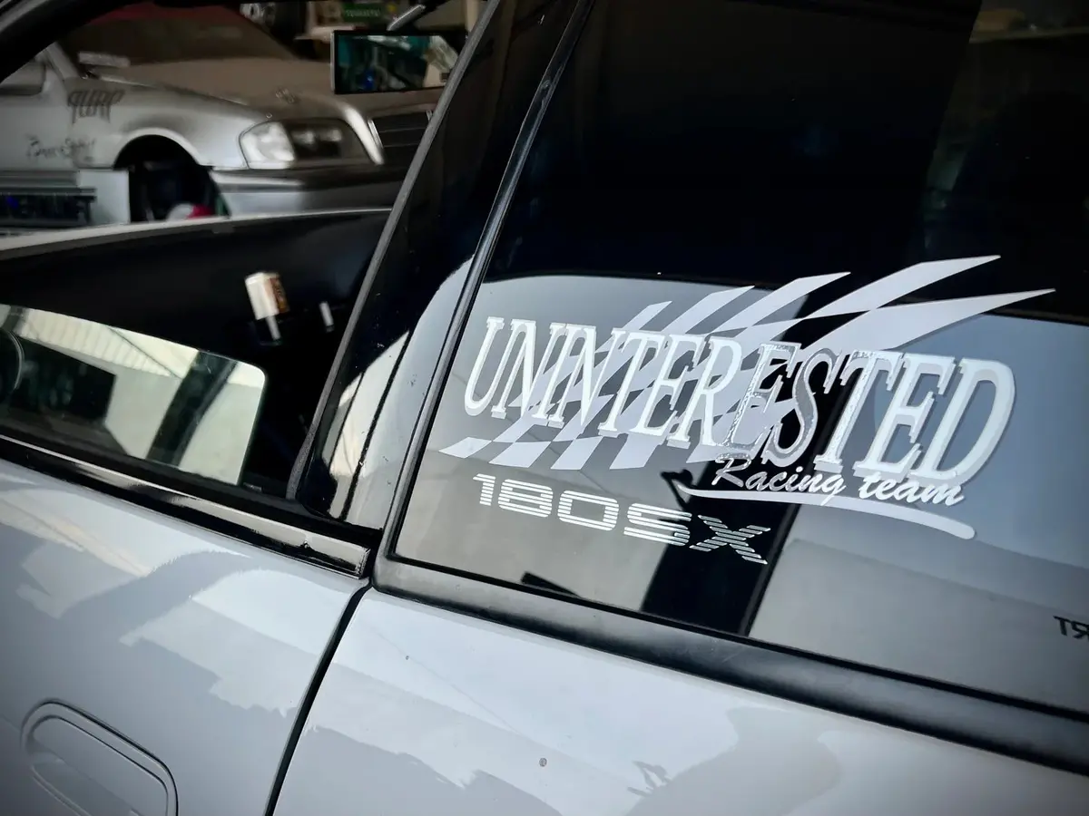 Uninterested Racing Team - Die 1